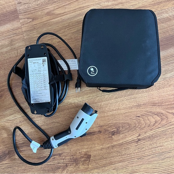 Delphi EV Electric Vehicle Level 1 Universal Charger 120V 12A 60Hz EUC + Case - Picture 1 of 5